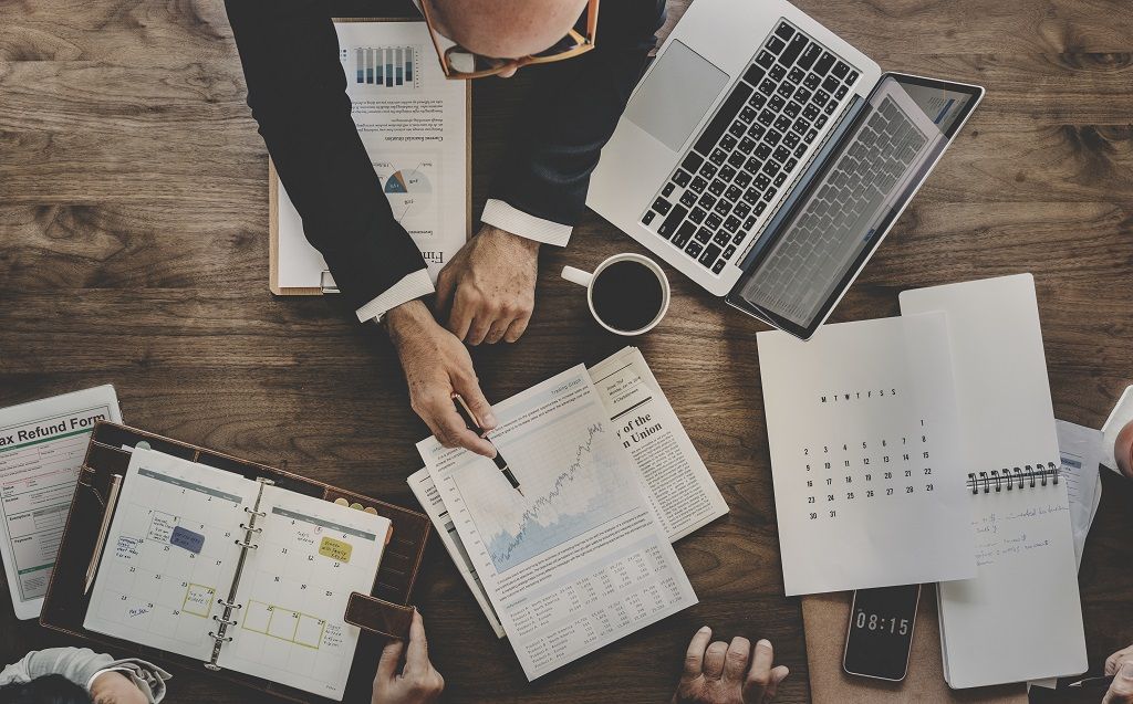 Specifics of Running a Business in Offline and Online.