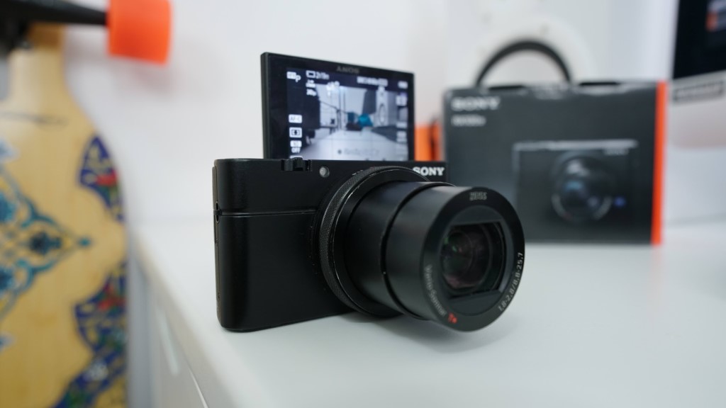 Sony DSC-RX100 IV Point and Shoot Camera (Black)