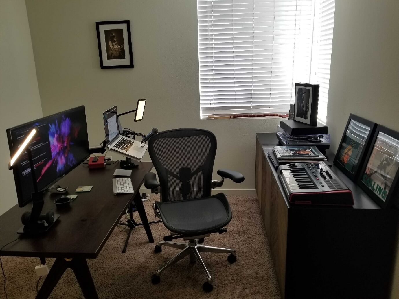 What Tech Essentials Do You Need to Set Up a Home Office?