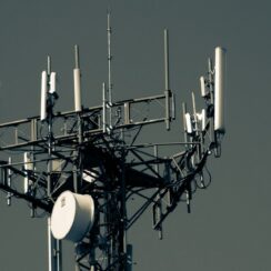 How Does a Cellular Signal Booster Work?