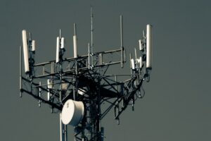 How Does a Cellular Signal Booster Work?