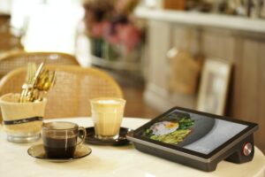 Technology in the Restaurant Industry: Why It is Important and Types to Use