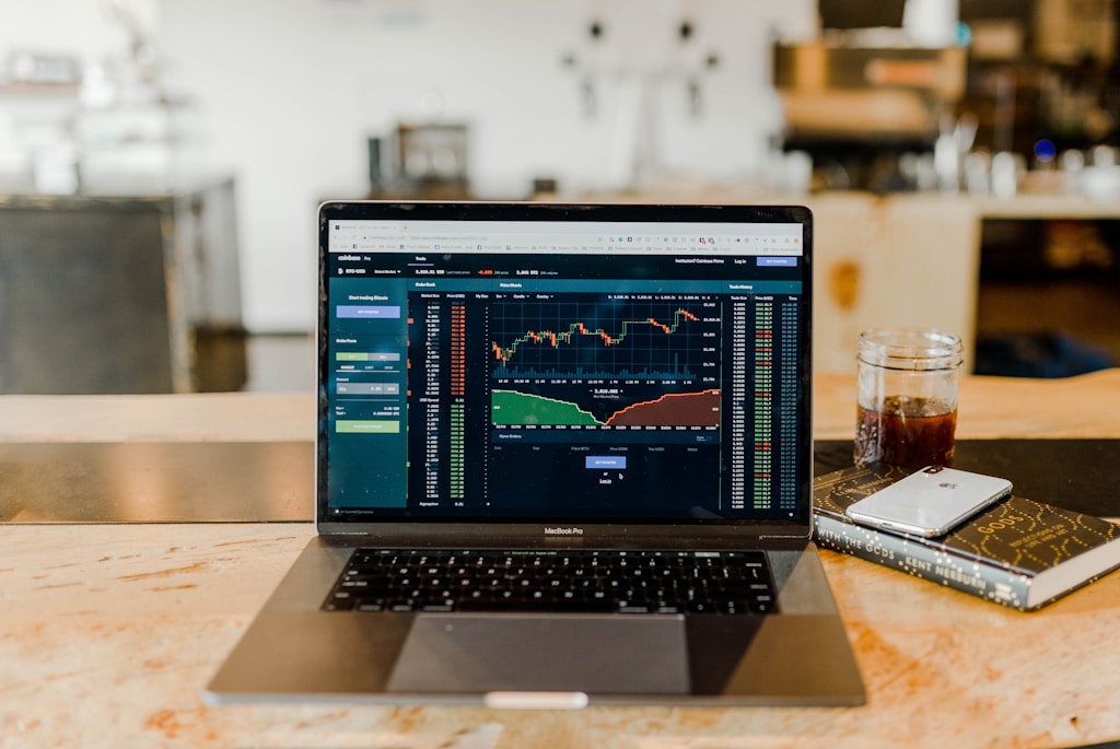 Daytrading Bitcoins financial markets at a coffeeshop